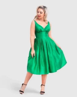 Retrospecd Elizabeth Kelly Green