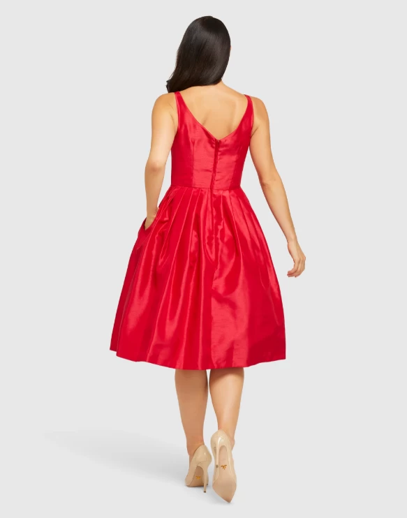 Retrospecd Elizabeth Red 3 Retrospecd Elizabeth Red - Image 3