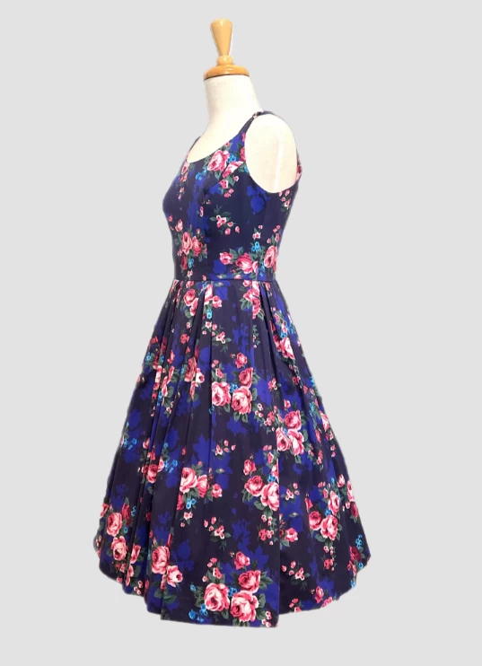 Retrospecd Fifi Royal Romance 2 Retrospecd Fifi Royal Romance - Image 2